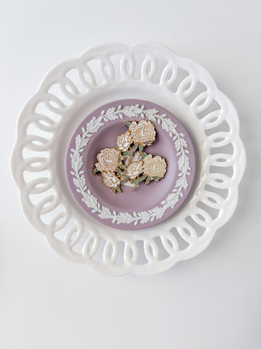White Peony Needleminder